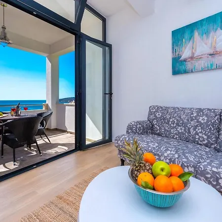 Maris Apartment