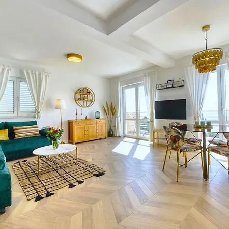 Maris Apartment *
