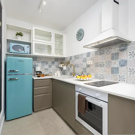 马里斯公寓 米利尼